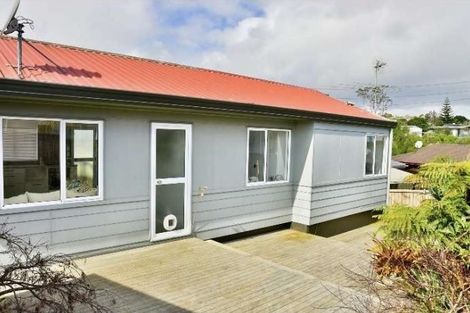 Photo of property in 47 Meadowvale Rise, Titirangi, Auckland, 0604