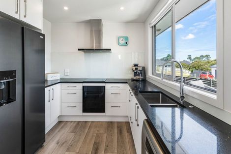 Photo of property in 11 Waikohi Avenue, Glenbrook, Waiuku, 2681