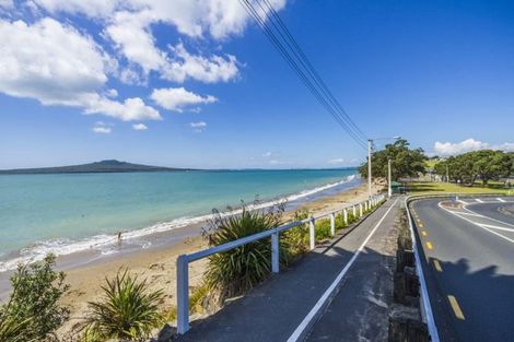 Photo of property in 1/32 Old Lake Road, Narrow Neck, Auckland, 0624
