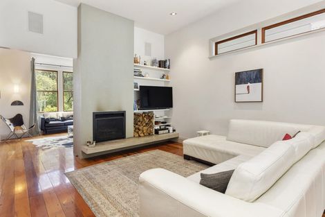 Photo of property in 43 Grove Road, Kelburn, Wellington, 6012