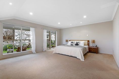 Photo of property in 18 Tollana Road, Te Atatu Peninsula, Auckland, 0610