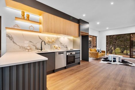 Photo of property in 1/33 Elizabeth Drive, West Harbour, Auckland, 0618