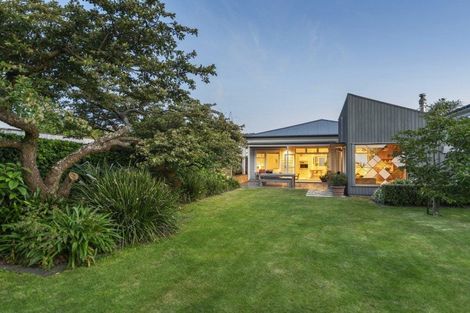 Photo of property in 48 Derwent Street, Island Bay, Wellington, 6023