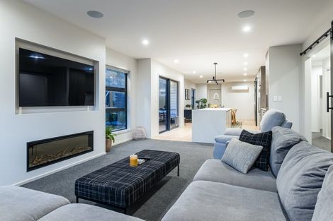 Photo of property in 20 Queen Charlotte Drive, Aotea, Porirua, 5024