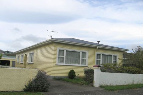 Photo of property in 20 Cambridge Street, Tawa, Wellington, 5028