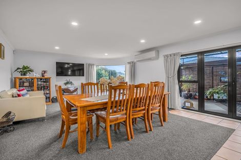 Photo of property in 6 Mccahon Drive, Pukehangi, Rotorua, 3015