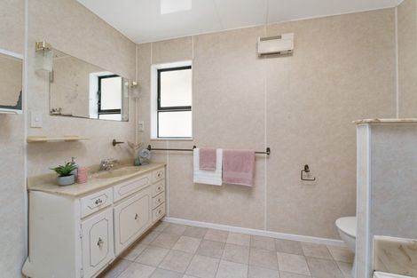 Photo of property in 10 Bell Street, Otaki, 5512