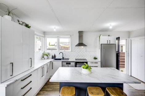 Photo of property in 10 Lipscombe Crescent, Havelock North, 4130