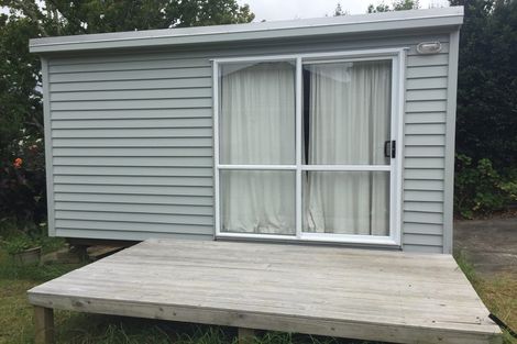 Photo of property in 35 Woodside Road, Massey, Auckland, 0614