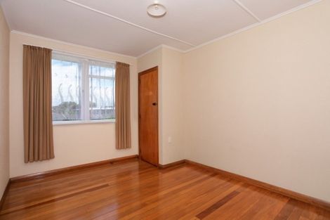 Photo of property in 23 Holland Crescent, Bulls, 4818