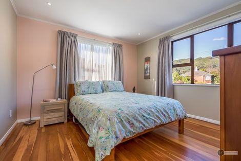 Photo of property in 15 Fleet Street, Naenae, Lower Hutt, 5011