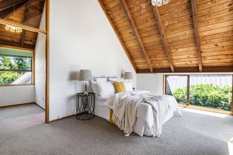 Photo of property in 3 Mizpah Road, Waiake, Auckland, 0630