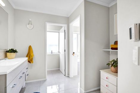 Photo of property in 16 Ryder Drive, Waiwhakaiho, New Plymouth, 4312