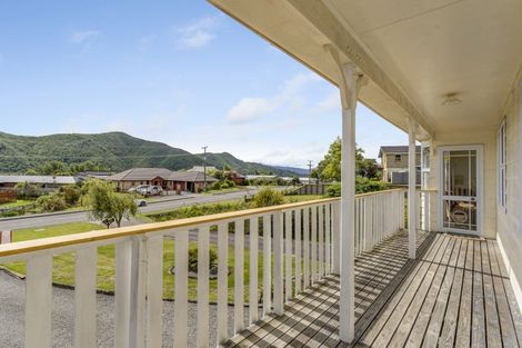 Photo of property in 12 Moana View Road, Waikawa, Picton, 7220