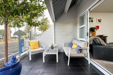 Photo of property in 235 Marine Parade, Napier South, Napier, 4110