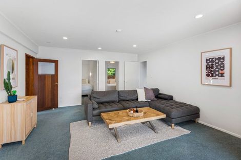 Photo of property in 8 Ara Kuaka, Waikanae Beach, Waikanae, 5036