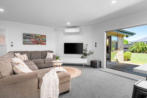Photo of property in 9 Shalimar Place, Huntington, Hamilton, 3210