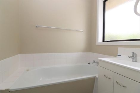 Photo of property in 52 Woolley Street, Avondale, Christchurch, 8061