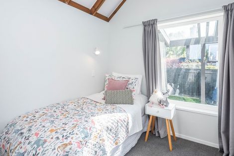 Photo of property in 12 Kew Grove, Raumati Beach, Paraparaumu, 5032
