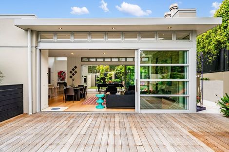 Photo of property in 46a Bassett Road, Remuera, Auckland, 1050
