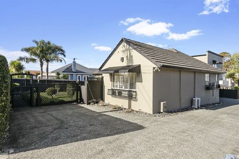 Photo of property in 1/32 Nile Road, Milford, Auckland, 0620