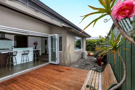 Photo of property in 34 Richmond Street, Fitzroy, New Plymouth, 4312