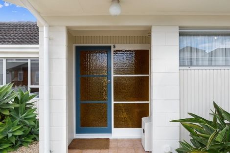 Photo of property in 5/116a Mokoia Road, Chatswood, Auckland, 0626