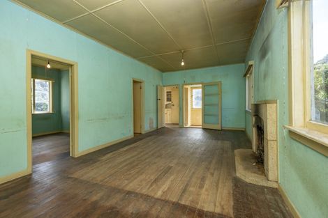 Photo of property in 118 Garden Road, Piha, New Lynn, 0772