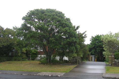 Photo of property in 82 Hillcrest Avenue, Hillcrest, Auckland, 0627