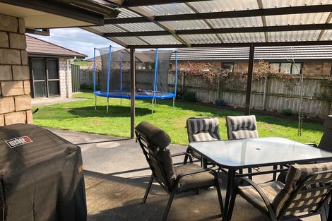 Photo of property in 20 Breaker Grove, Waiuku, 2123