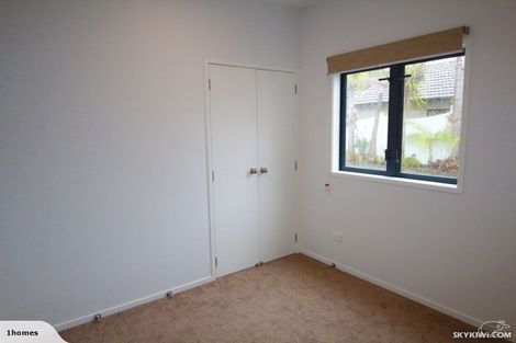 Photo of property in 471 East Coast Road, Murrays Bay, Auckland, 0630