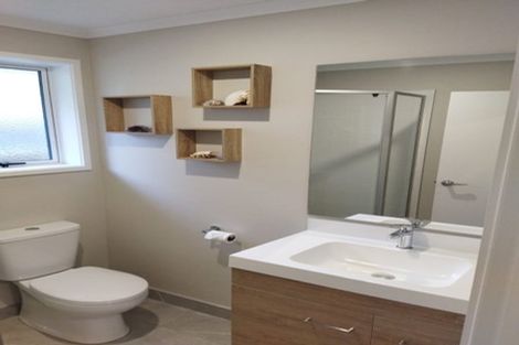 Photo of property in 18b Otanerua Road, Hatfields Beach, Orewa, 0931