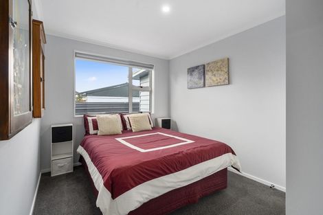 Photo of property in 58 Exeter Crescent, Takaro, Palmerston North, 4412
