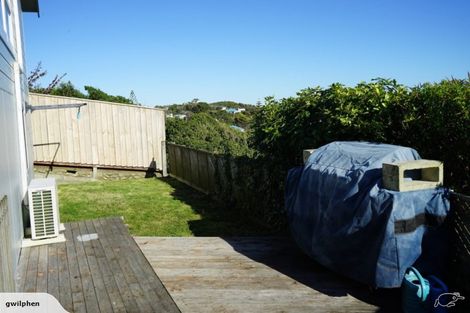 Photo of property in 15 Dunmail Way, Newlands, Wellington, 6037