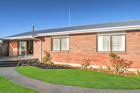 Photo of property in 2/25 Inwoods Road, Parklands, Christchurch, 8083