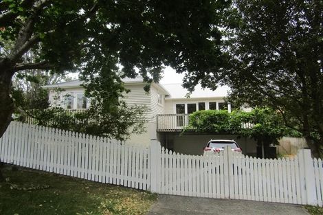 Photo of property in 2/24 Garadice Road, Rothesay Bay, Auckland, 0630