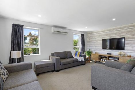 Photo of property in 2 Kahukura Road, Hei Hei, Christchurch, 8042