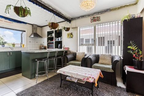 Photo of property in 5 Mail Avenue, Weymouth, Auckland, 2103