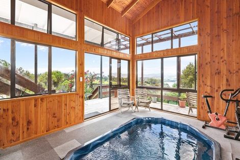Photo of property in 76 Brick Bay Drive, Sandspit, Warkworth, 0982