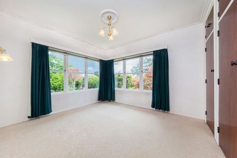 Photo of property in 4301 Great North Road, Glendene, Auckland, 0602