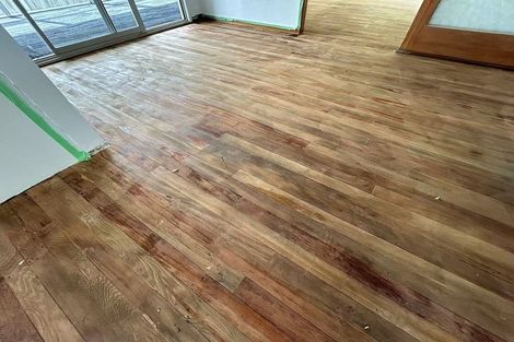 Photo of property in 77 Chilcott Road, Henderson, Auckland, 0612