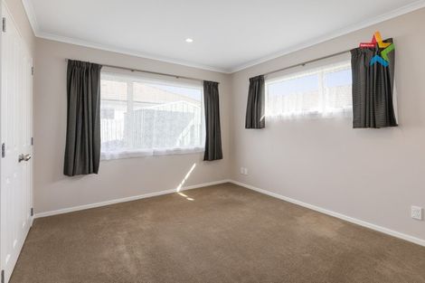 Photo of property in 35 Woodland Mews, Wainuiomata, Lower Hutt, 5014