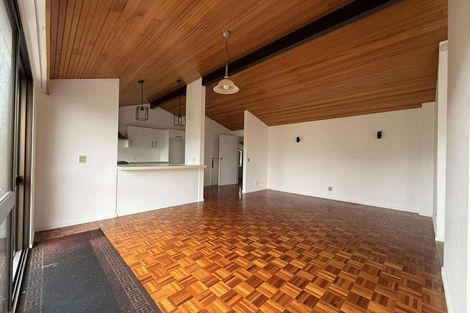 Photo of property in 27 Rembrandt Avenue, Tawa, Wellington, 5028