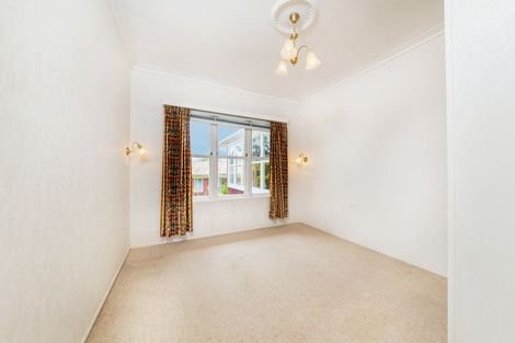 Photo of property in 4301 Great North Road, Glendene, Auckland, 0602