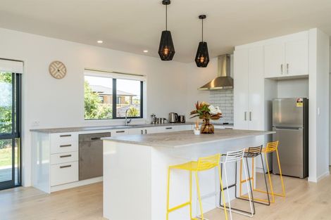 Photo of property in 4 Manuka Close, Mangawhai, 0505