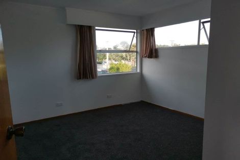 Photo of property in 1/11 Park Avenue, Northcote, Auckland, 0626