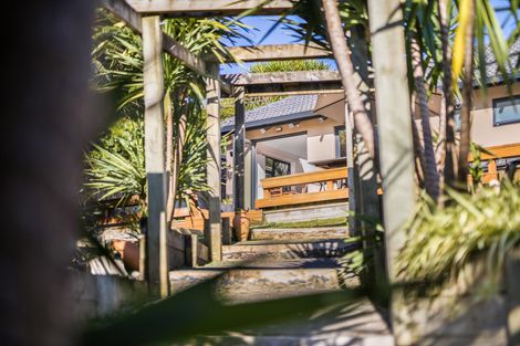 Photo of property in 20 Collingwood Road, Waiuku, 2123