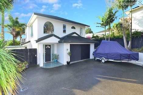 Photo of property in 92 Whangaparaoa Road, Red Beach, 0932