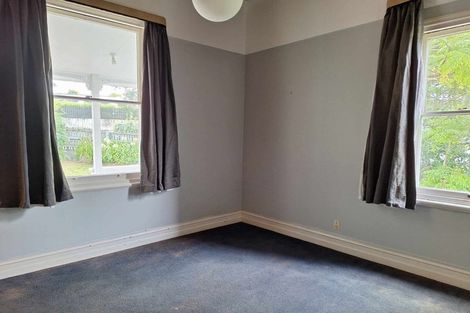 Photo of property in 2 Burlington Road, Hospital Hill, Napier, 4110