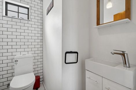 Photo of property in 42 Satara Crescent, Khandallah, Wellington, 6035